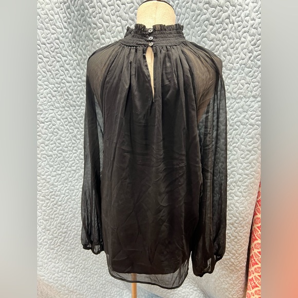 Long sleeve smocked top - Picture 5 of 10